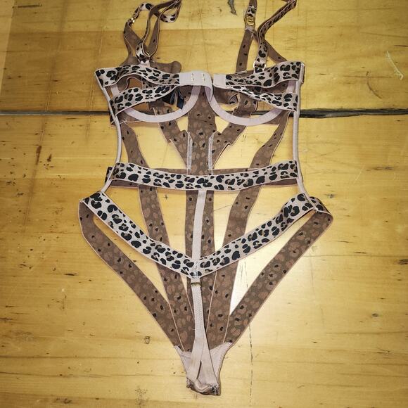 Victoria's Secret Animal Print Strappy Bodysuit - Picture 6 of 9
